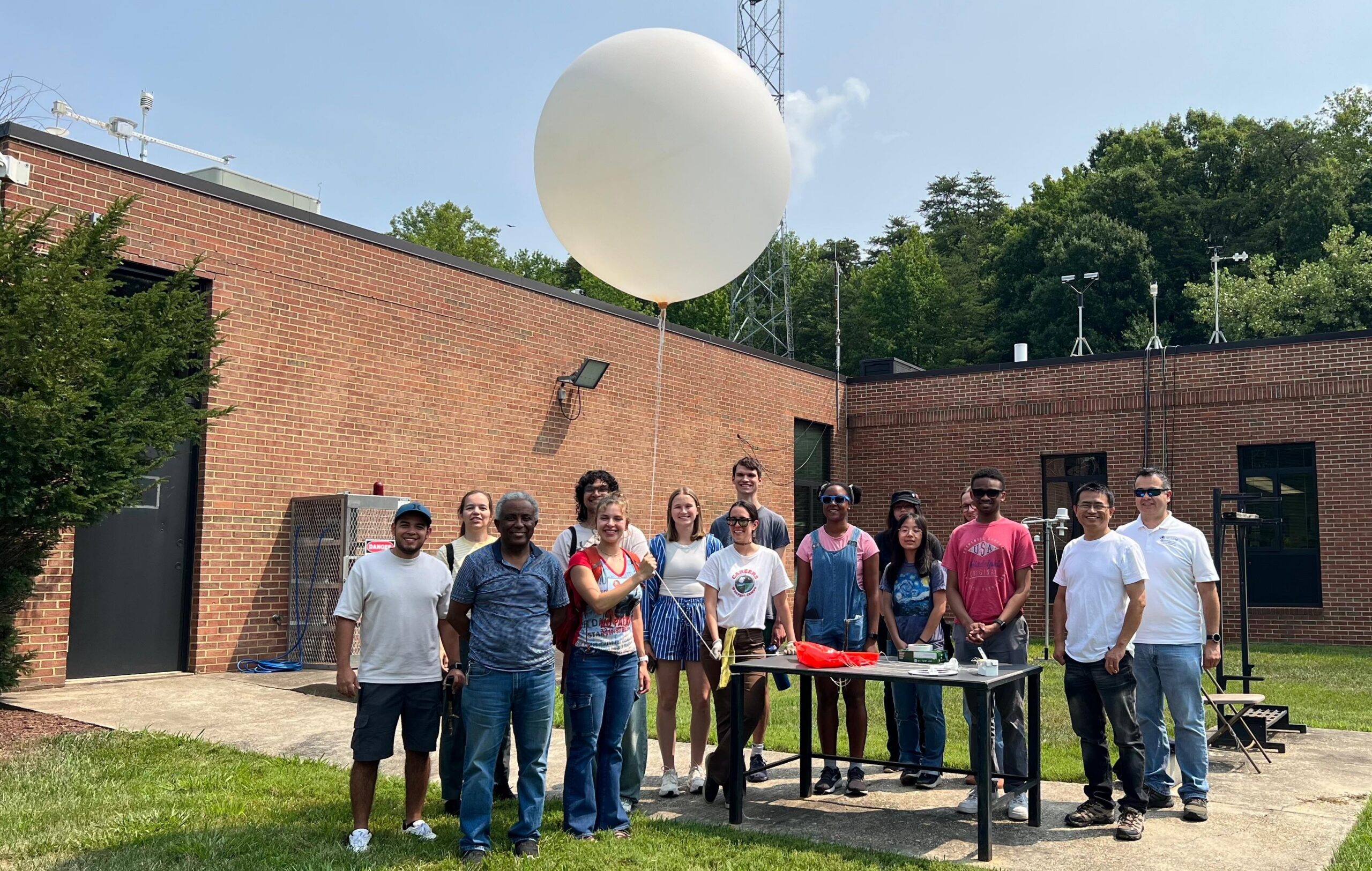 UMBC’s National Science Foundation REU Students Visit HUBC